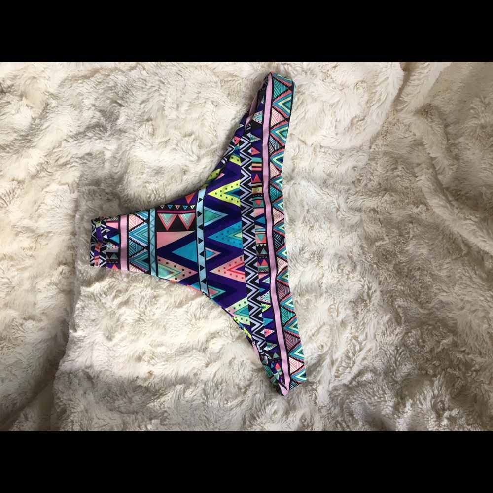 NWOT Printed Swimsuit - Picture 3 of 5